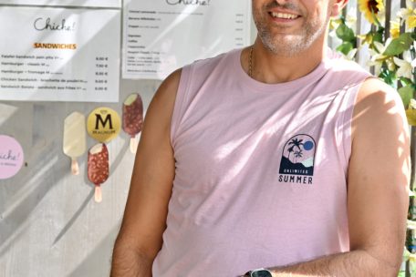 Mohammed betreibt die Imbissküche „Chiche!“ in Lultzhausen