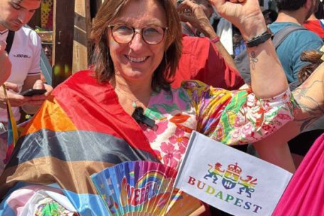 Tilly Metz bei der Pride in Budapest. Ihr Fazit lautete am Abend: „Das hat mich wirklich berührt, dass so viele Menschen hergekommen sind“.