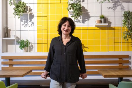 Neben der Verlagsarbeit und dem Schreiben engagiert sich Reuter auch für Schreibende in Luxemburg