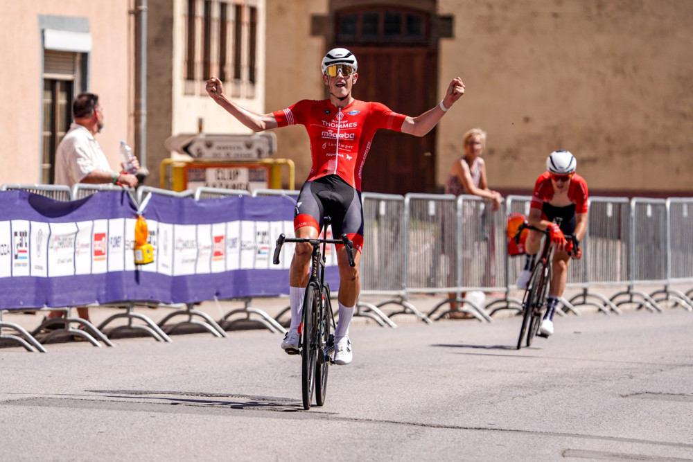 Radsport-Landesmeisterschaft / Junioren: Schmitz triumphiert nach spektakulärer Schlussrunde