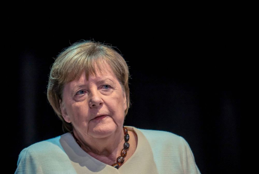 Deutschland / Merkel distanziert sich von Merz’ Politik der Grenz-Zurückweisungen