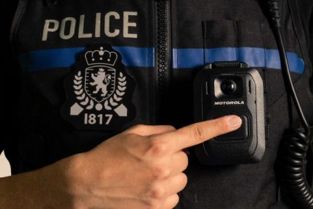 Bodycams / Ab dem 1. Juli können Luxemburgs Polizisten ihre Einsätze filmen. Das kann helfen, aber auch schaden.