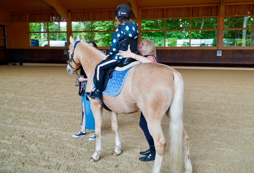 Reittherapie mit France Bergh / Wie die Heilkraft der Pferde Körper und Seele in Einklang bringt