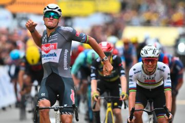 Tour de France / Van der Poel gewinnt zweite Tour-Etappe und holt Gelb