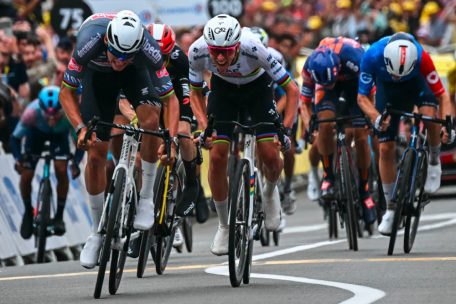 Radsport / Die Tour schon auf Hochtouren: Pogacar fliegt knapp an Gelb vorbei