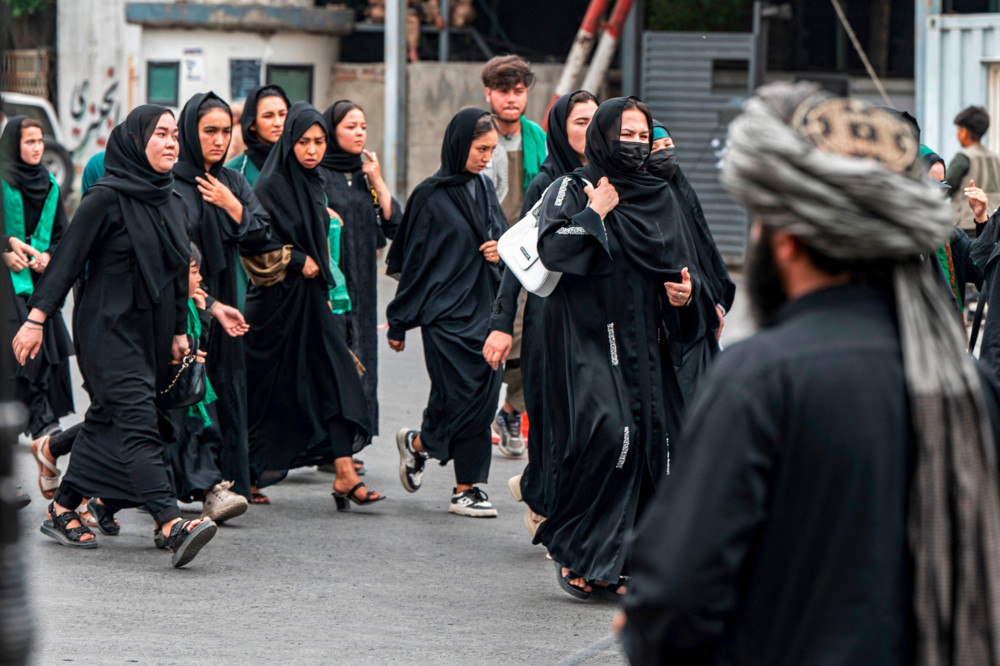 Wegen Unterdrückung von Frauen / Internationaler Strafgerichtshof erlässt Haftbefehle gegen Taliban-Anführer