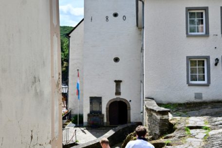 Die Strecke führt durch verwinkelte Gassen