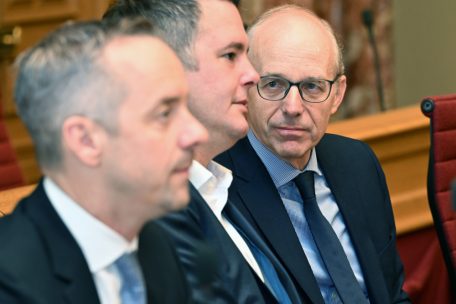 Vom CEO zum „Brückenbauer“ / Premier Luc Frieden gibt dem politischen Druck nach – und nimmt den Sozialdialog wieder auf