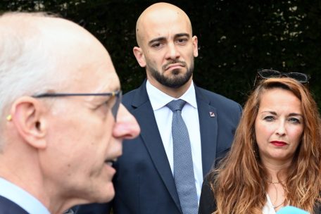 Der Politflüsterer / Der Hochzeitsblues: Frieden, das Patronat und die Gewerkschaften