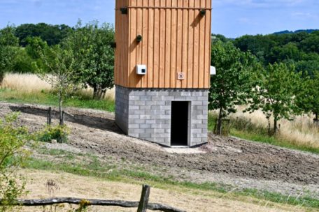 „Wildlife Tower“ / Junglinster weiht Hotel für Fledermäuse und Vögel ein