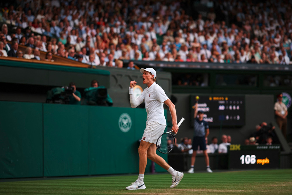 Tennis / Alcaraz vom Thron gestoßen: Sinner triumphiert in Wimbledon