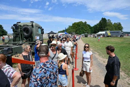 Lange Schlangen vor den Attraktionen