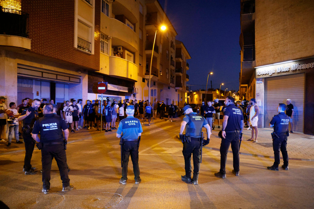 Spanien / Straßenschlachten nach Prügelattacke auf Rentner