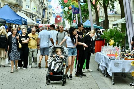 Bildergalerie / Traditionelle Schnäppchenjagd in Esch am französischen Nationalfeiertag
