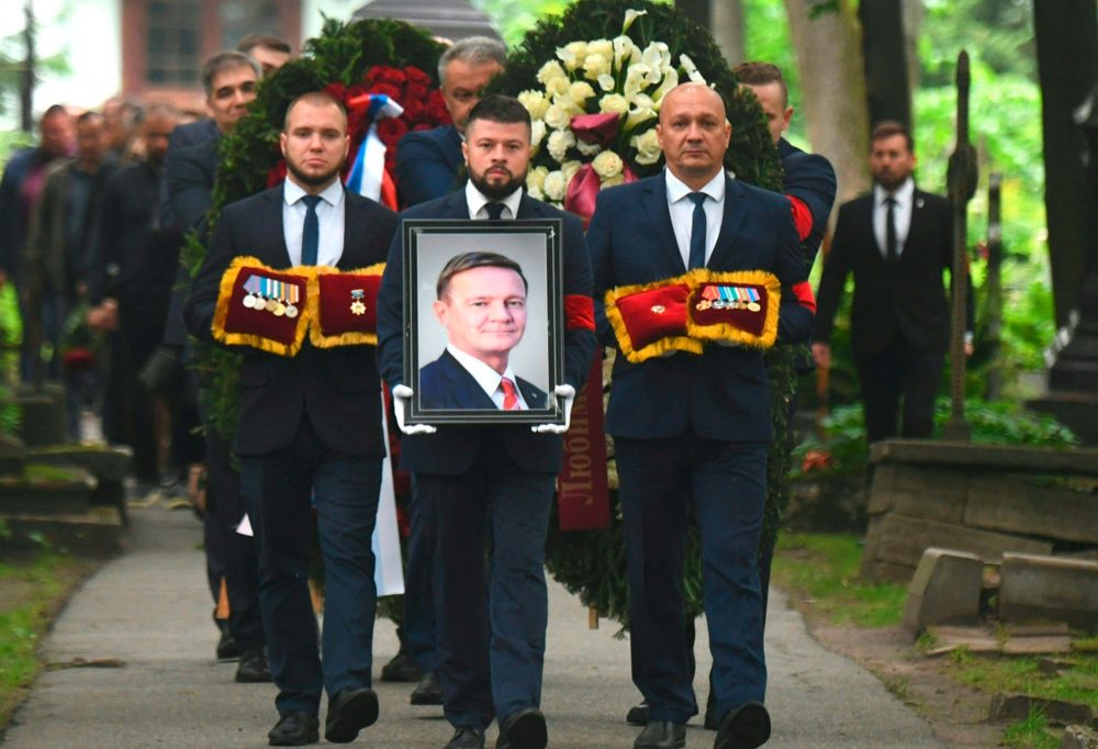 Russland / Der Tod eines Ministers versetzt Elite in Angst