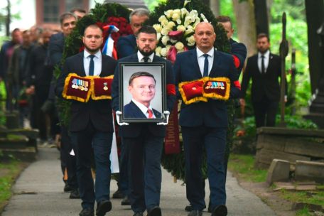 Russland / Der Tod eines Ministers versetzt Elite in Angst
