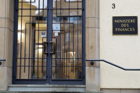 Immer wieder 500 Millionen Euro daneben / Wie der Staat bei der Haushaltsplanung systematisch jedes Jahr danebenliegt