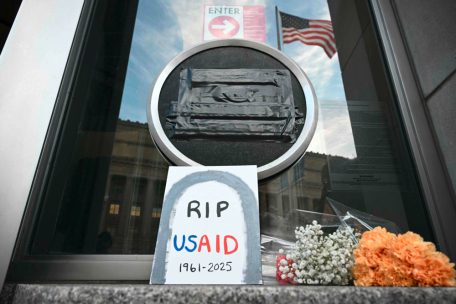 Wegen USAID-Schließung / USA planen, mehr als 500 Tonnen Lebensmittel für Kinder zu verbrennen