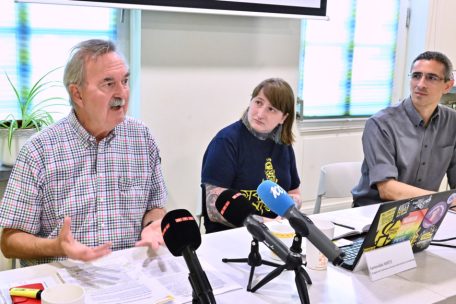 Voĉo / Ein Gesetzesprojekt für „die Mülltonne“: Änderungen am „Platzverweis renforcé“ unzureichend