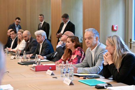 Sozialrunde / Erste Informationen zu Pensionsreform, Sonntagsarbeit und Kollektivverträgen sind durchgesickert