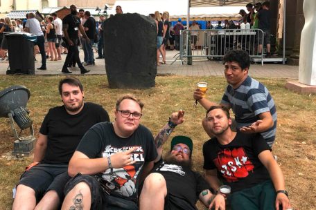 Mit den Bandkollegen von Weakonstruction