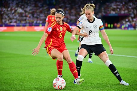 Europameisterschaft / Weltmeister Spanien zieht ins Finale ein