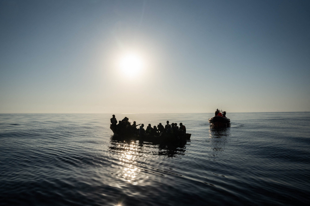 Mehrere Schiffe halfen nicht / Unglaubliche Odyssee: Rafie treibt tagelang im Schwimmreifen übers Mittelmeer