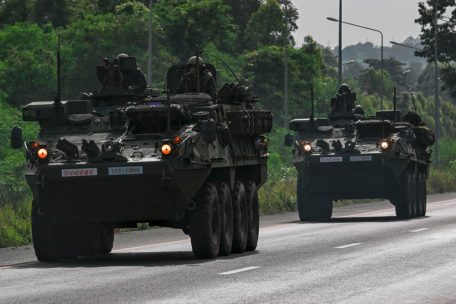 Mindestens 15 Menschen getötet / Thailand warnt: Kämpfe mit Kambodscha könnten sich zu Krieg ausweiten