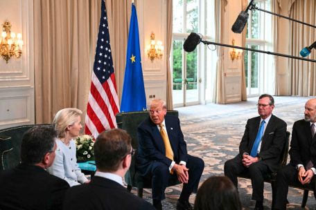 Editorial / Der Kniefall – Zum Handelsabkommen zwischen der EU und den USA 