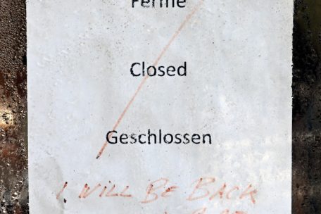 Diese „Prophezeiung“ hatte bereits jemand Ende vergangenen Jahres am Hotel angebracht