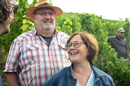 Winzer Jean-Pierre Stronck und die CSV-Abgeordnete Octavie Modert