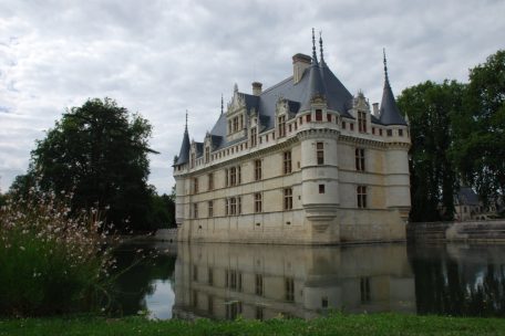 Das Schloss von Azay-le-Rideau: Nicht nur der Unterbau aus Eichenpfählen, sondern auch der Schlosspark leidet unter dem Klimawandel