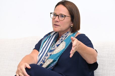 Die Ministerin erklärt die Aufgaben der Luxemburger Armee innerhalb des Verteidigungsbündnisses