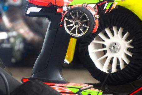 Auch die Fernsteuerungen werden nach dem individuellen Geschmack dekoriert 