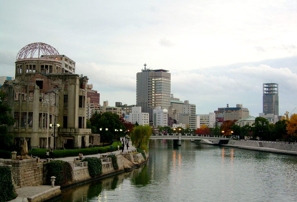 Editorial / An der nuklearen Schwelle