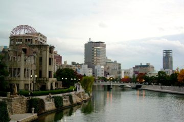 Editorial / An der nuklearen Schwelle