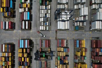 Handelsstreit / Höhere US-Zölle für EU und dutzende weitere Handelspartner in Kraft getreten