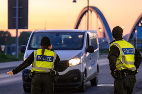 Verlängerung über September hinaus / Deutschland will Grenzkontrollen aufrechterhalten