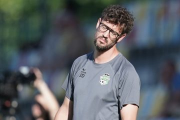 Hinter den Kulissen / Hadji geht, Brandão steht in der Tür und Amou will weg