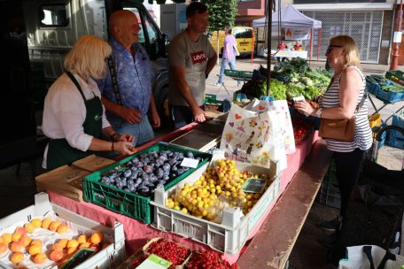 „Op de Maart“ / In Ettelbrück herrscht jeden Freitag Markttreiben – und das Soziale gehört dazu