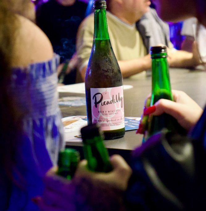 Sicherheit / Das Weinfest Picadilly zwischen Rausch, Tradition und der Angst im Hinterkopf