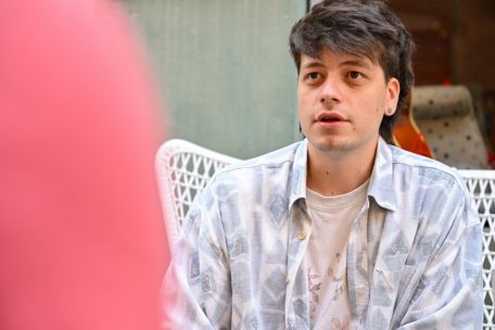 „Jonk gréng“ / „Leider leben wir nicht in einer idealen Welt“: Kris Hansen über Klima, Militarisierung und Opposition