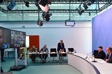 Virtuelles Treffen vor Trump-Putin-Gipfel / Europäer fordern Waffenstillstand zuerst – Premier Luc Frieden zeigt sich optimistisch