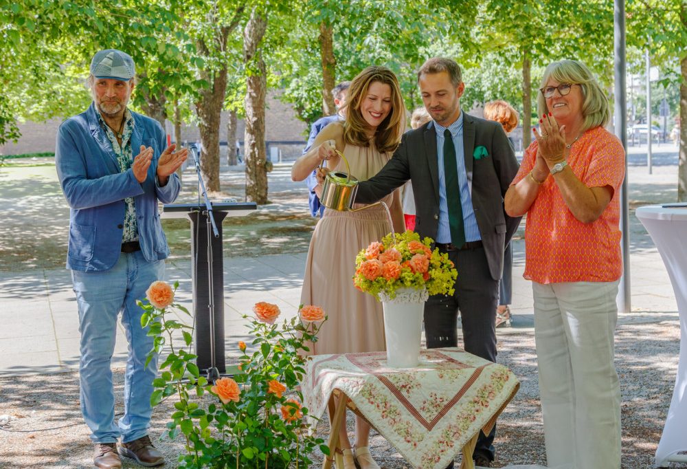 Taufe / „O’Limp“: Rosenfreunde benennen Rosenart nach dem Luxemburger Limpertsberg