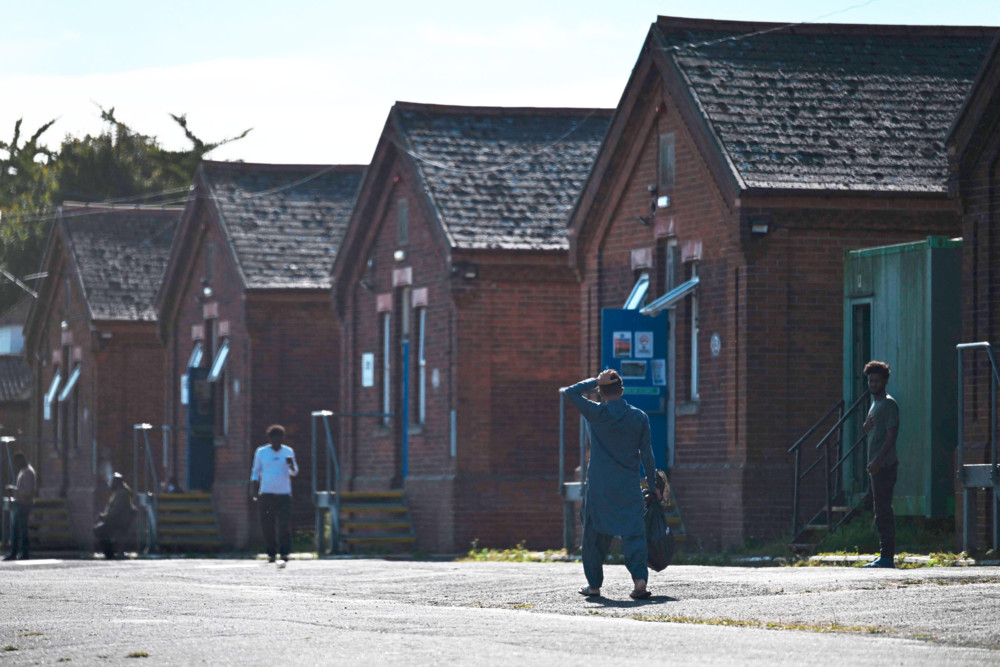 Großbritannien / Vor rund 30 Asyl-Unterkünften haben Anwohner Proteste angekündigt