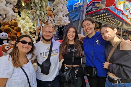 Taina (20), Joel (23), Valentina (17), Louisa (15) und Elena (15)