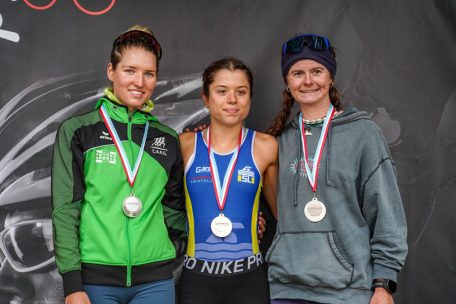 Das Podium bei den Damen: Eva Daniëls, Linda Krombach und Anne Hilger (v.l.n.r.)