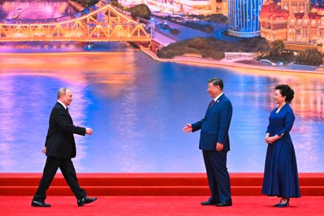 Gipfeltreffen / Xi übt Schulterschluss mit Modi und Putin