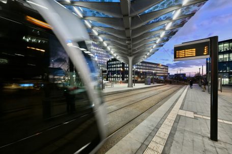 Kirchberg / Tram erfasst Sonntagnacht eine Fußgängerin – Frau schwer verletzt