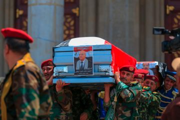 Jemen / Huthis greifen Öltanker im Roten Meer an – Trauerfeier für Regierungschef in Sanaa